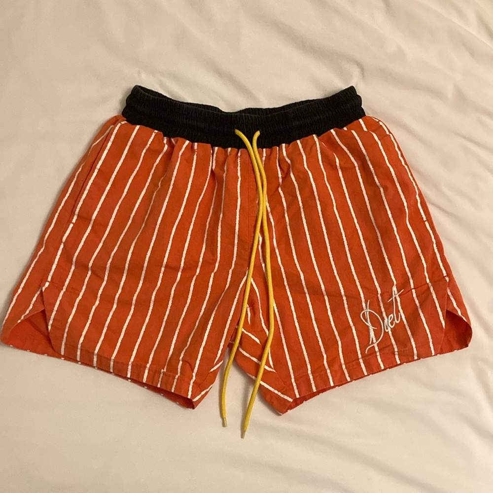 Diet Starts Monday orange shorts size medium